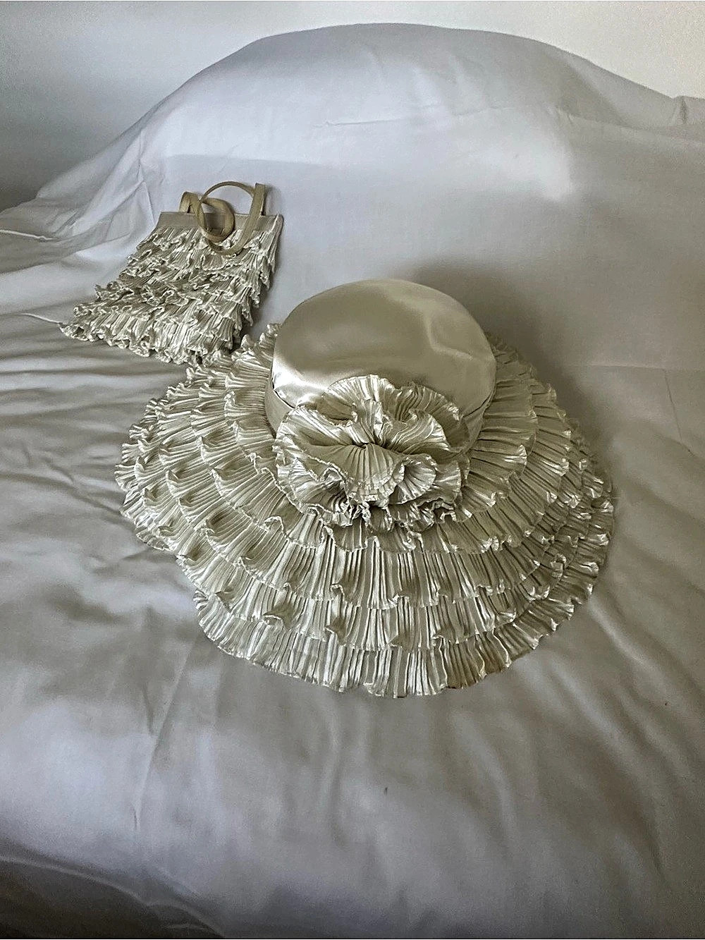 Whit's All Fashion Pleated Wide Brim Hat in Cream Like New